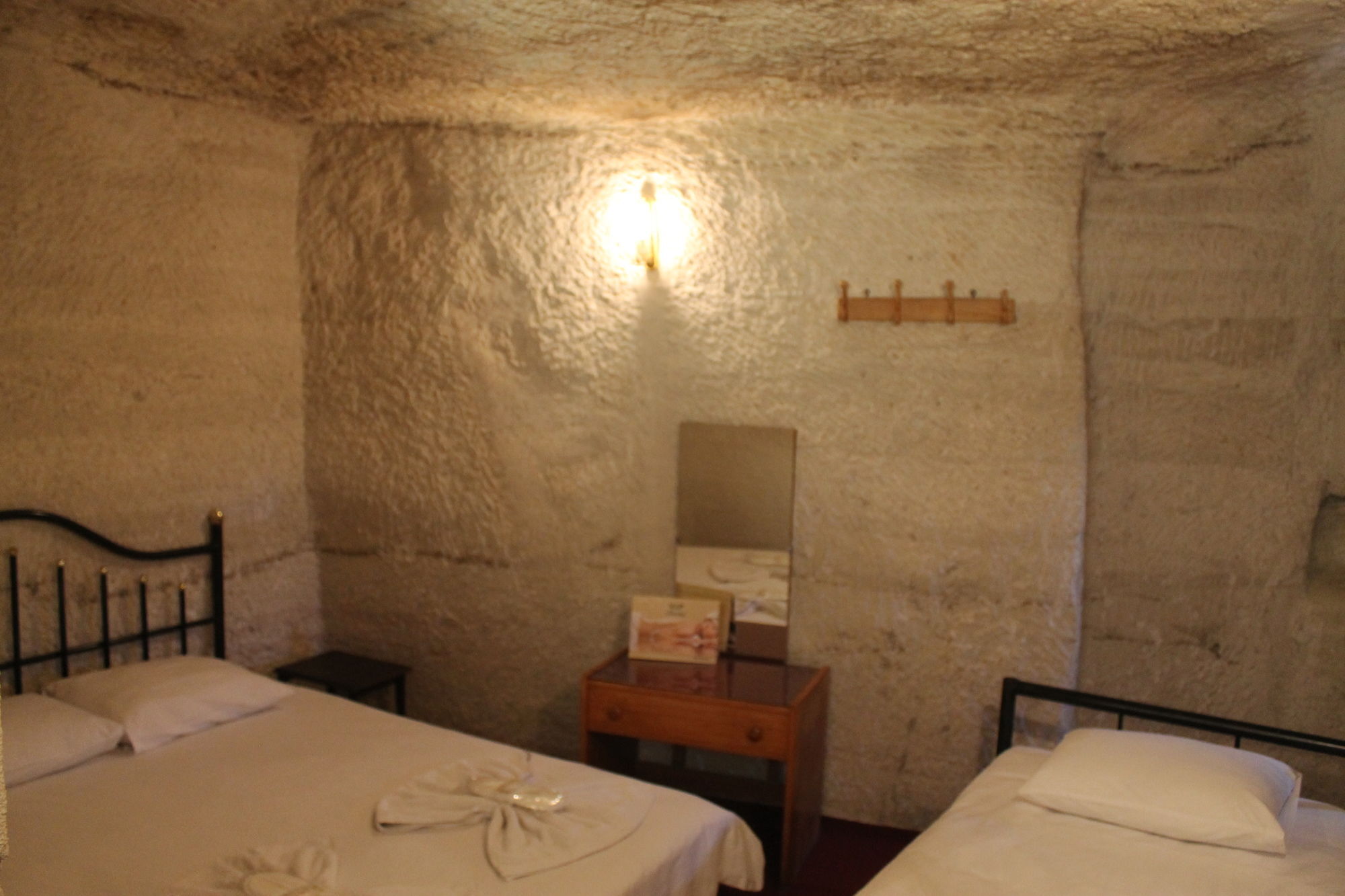 Yasin'S Place Backpackers Cave Hostel Гореме Экстерьер фото